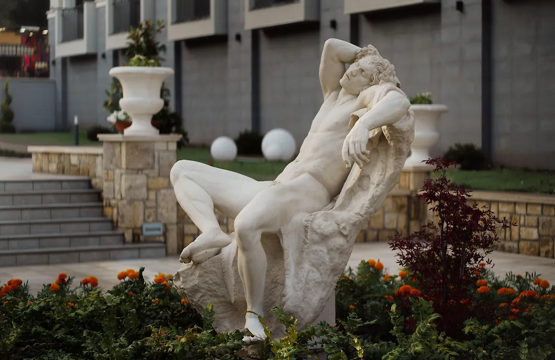 Astor Garden Hotel-1